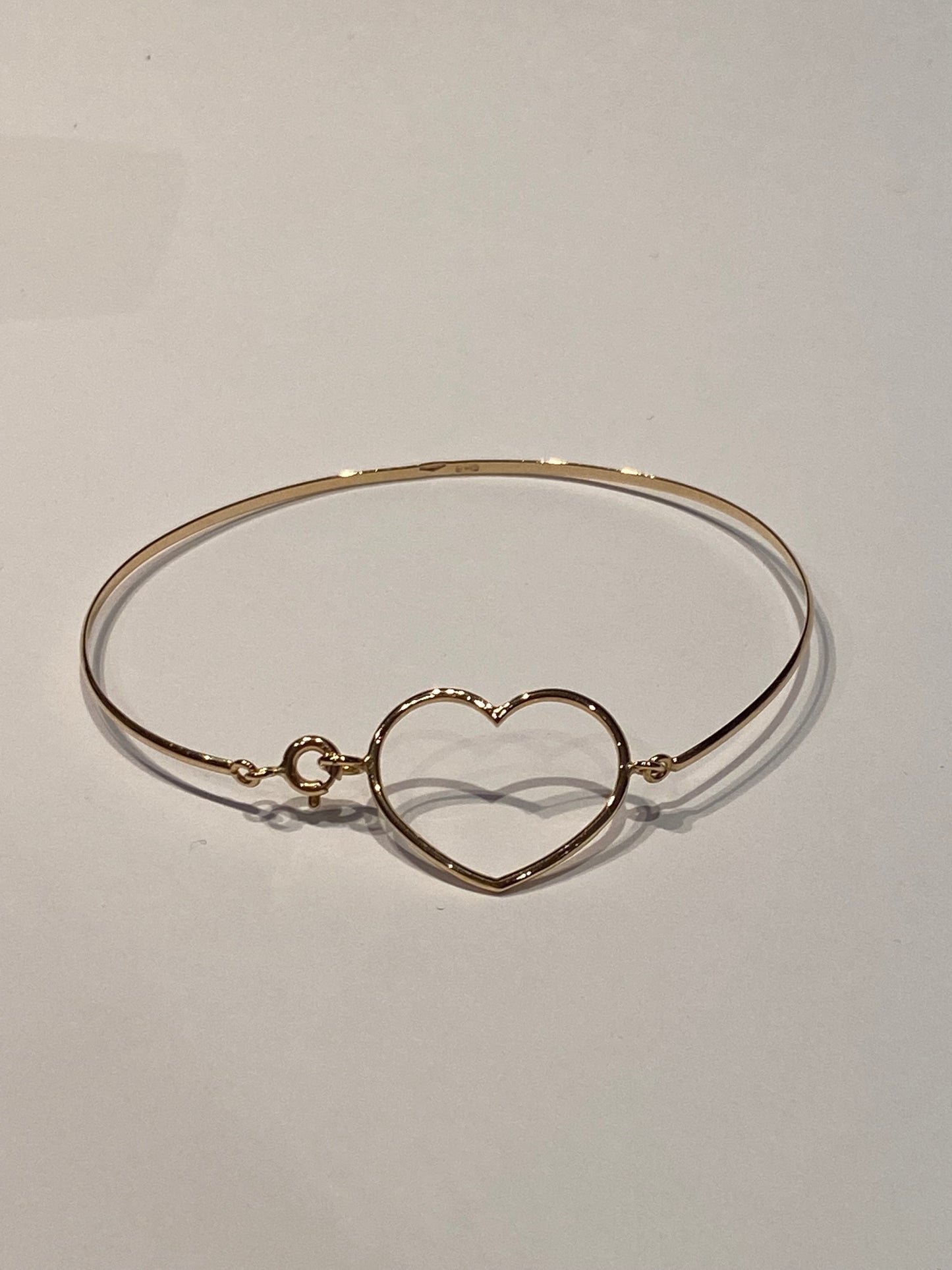 Bracciale Rigido con Cuore in Oro 18Kt