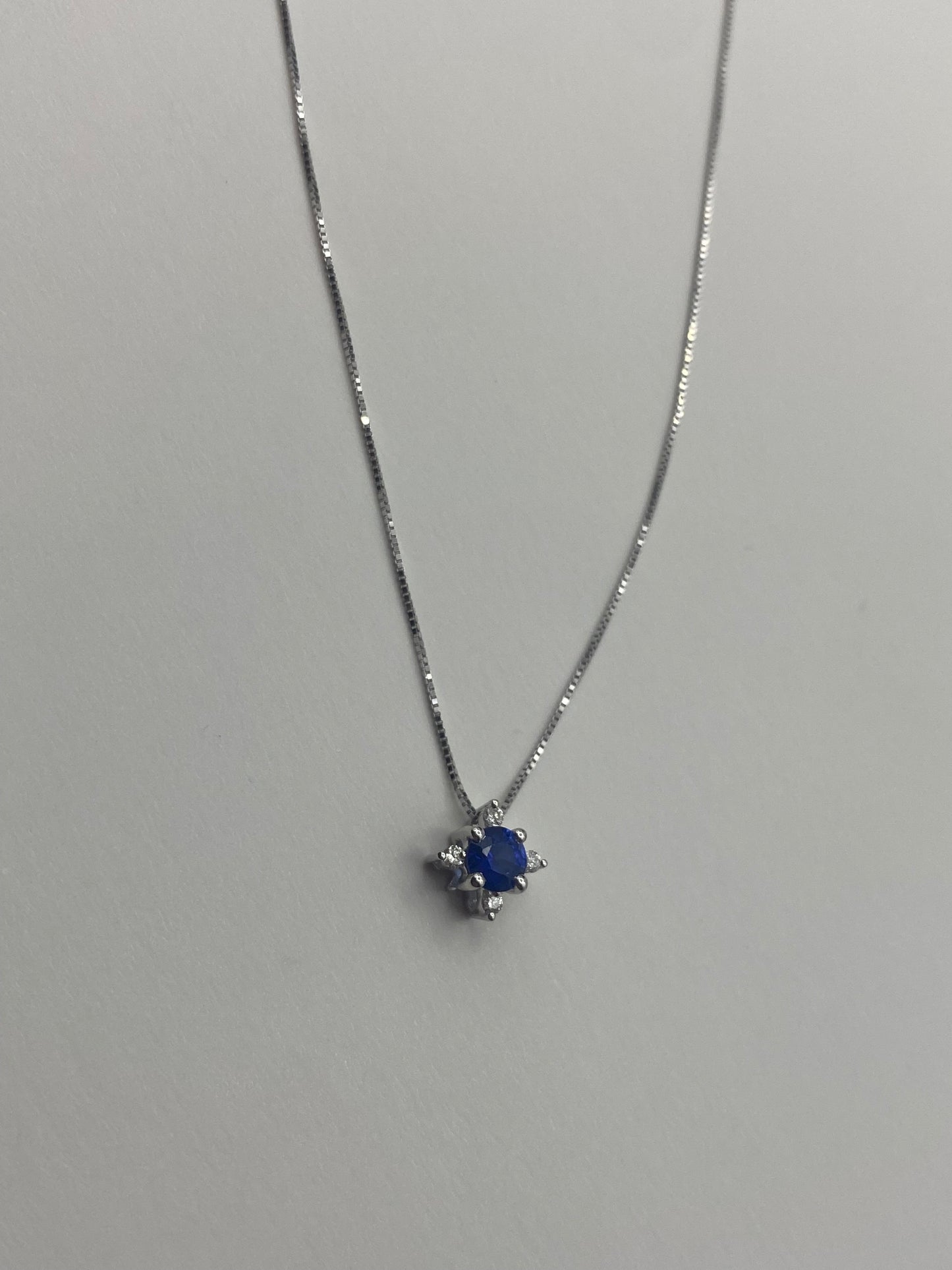 Collana Oro 750 con Zaffiro e diamantini
