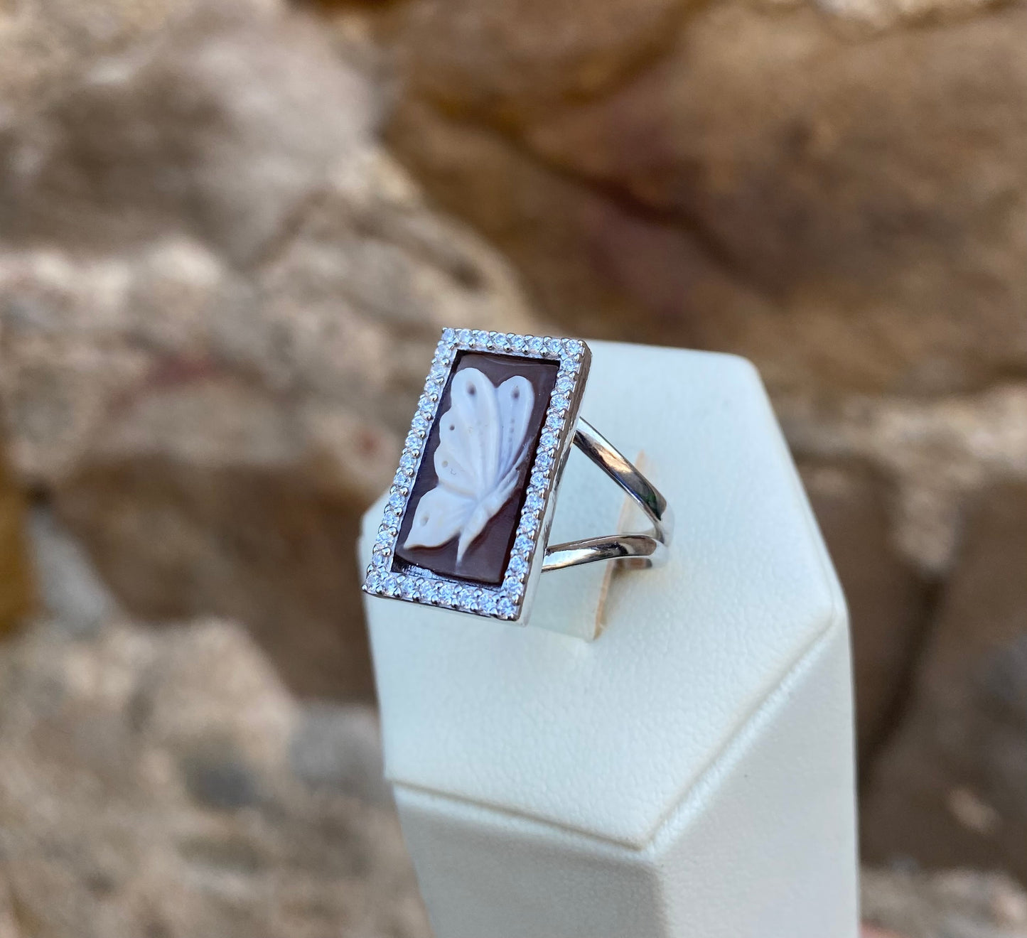 Anello Rettangolare Cammeo Farfalla