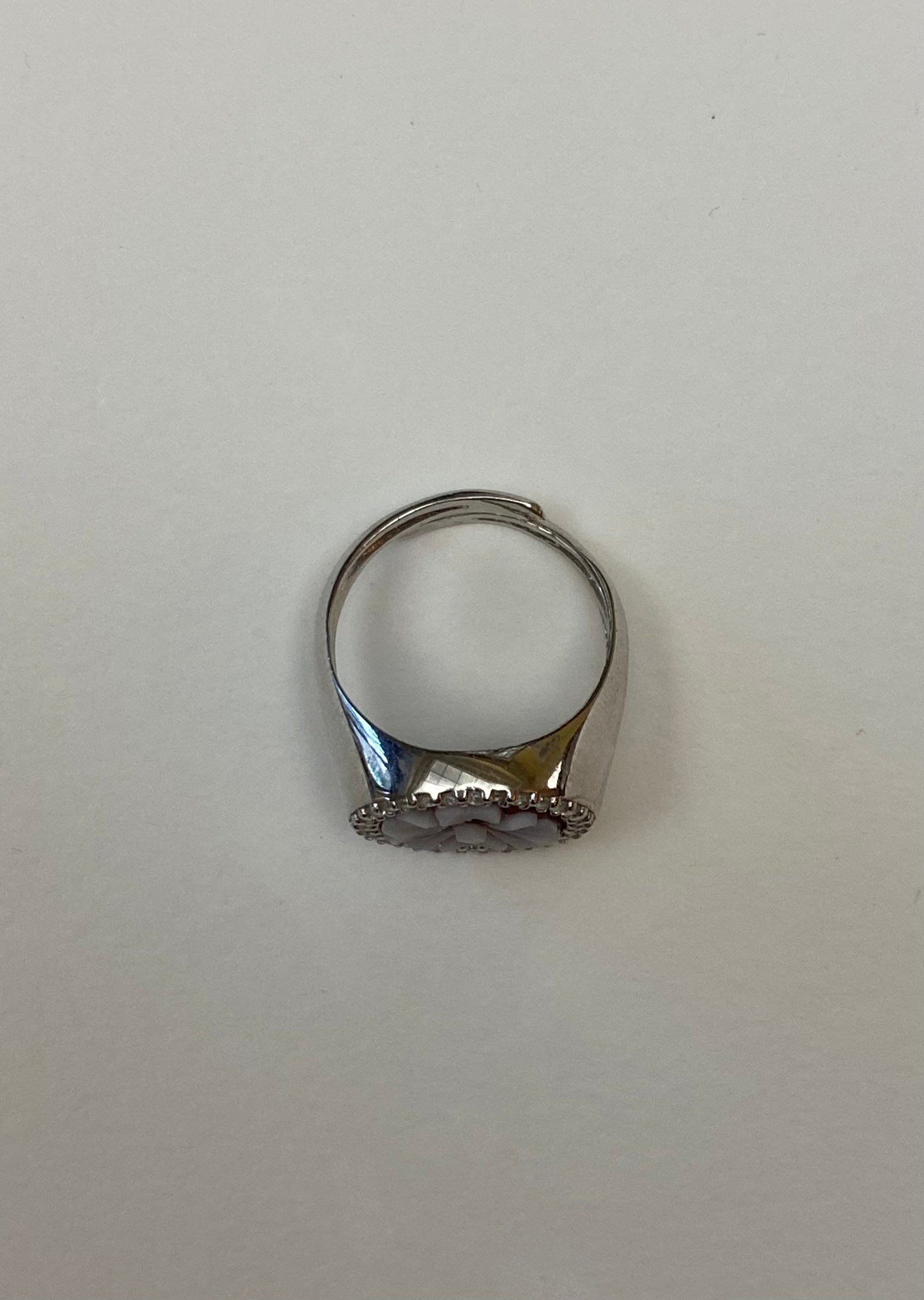 Anello Fiore in Cammeo montato su Argento