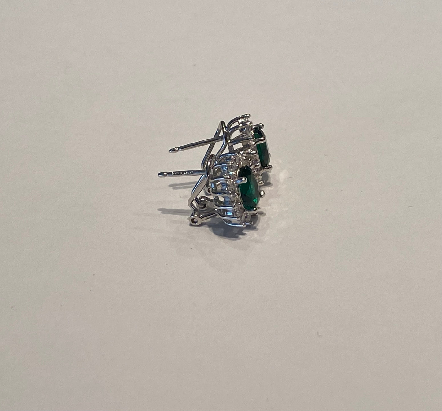 Orecchini Royal Clip Zircone Ovale Smerado contornato Zirconi Bianchi in ARGENTO 925