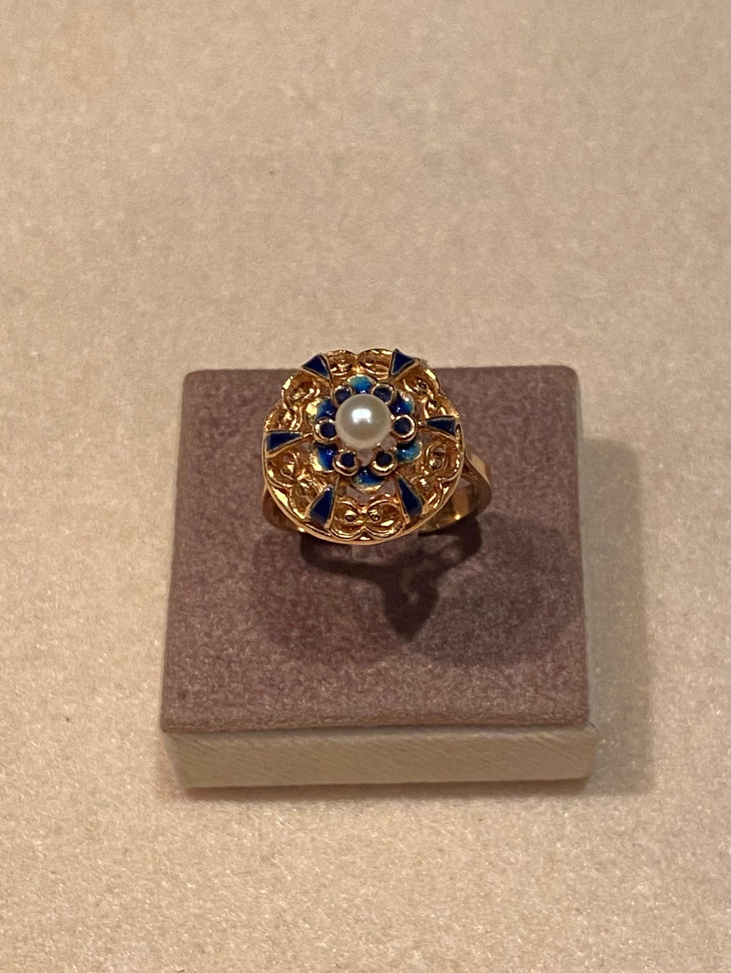 Anello Vintage in Oro con Perlina al centro