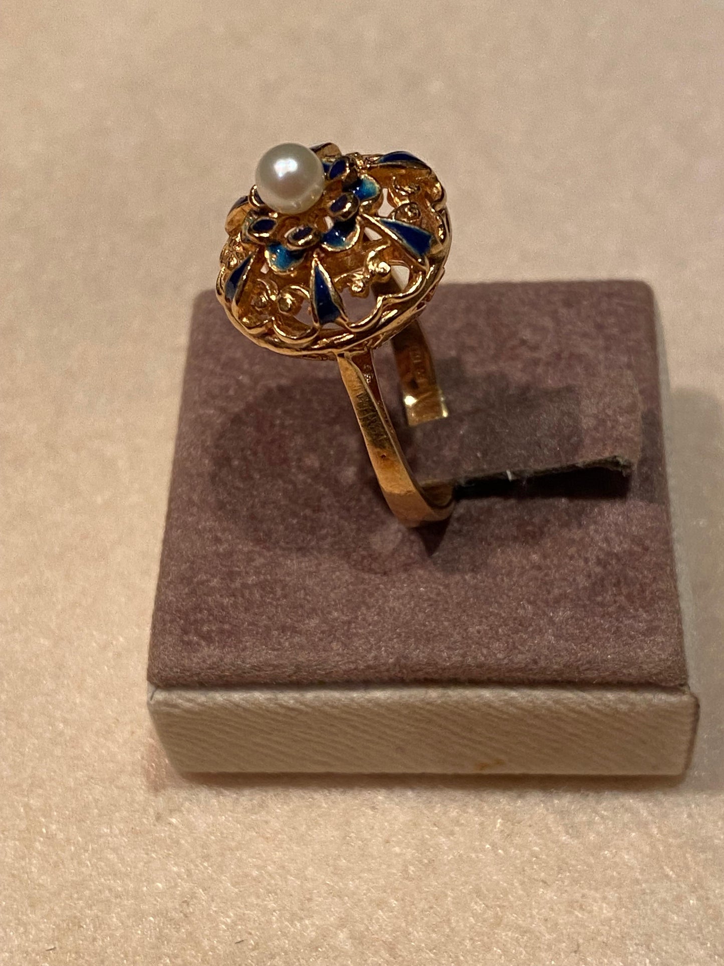 Anello Vintage in Oro con Perlina al centro