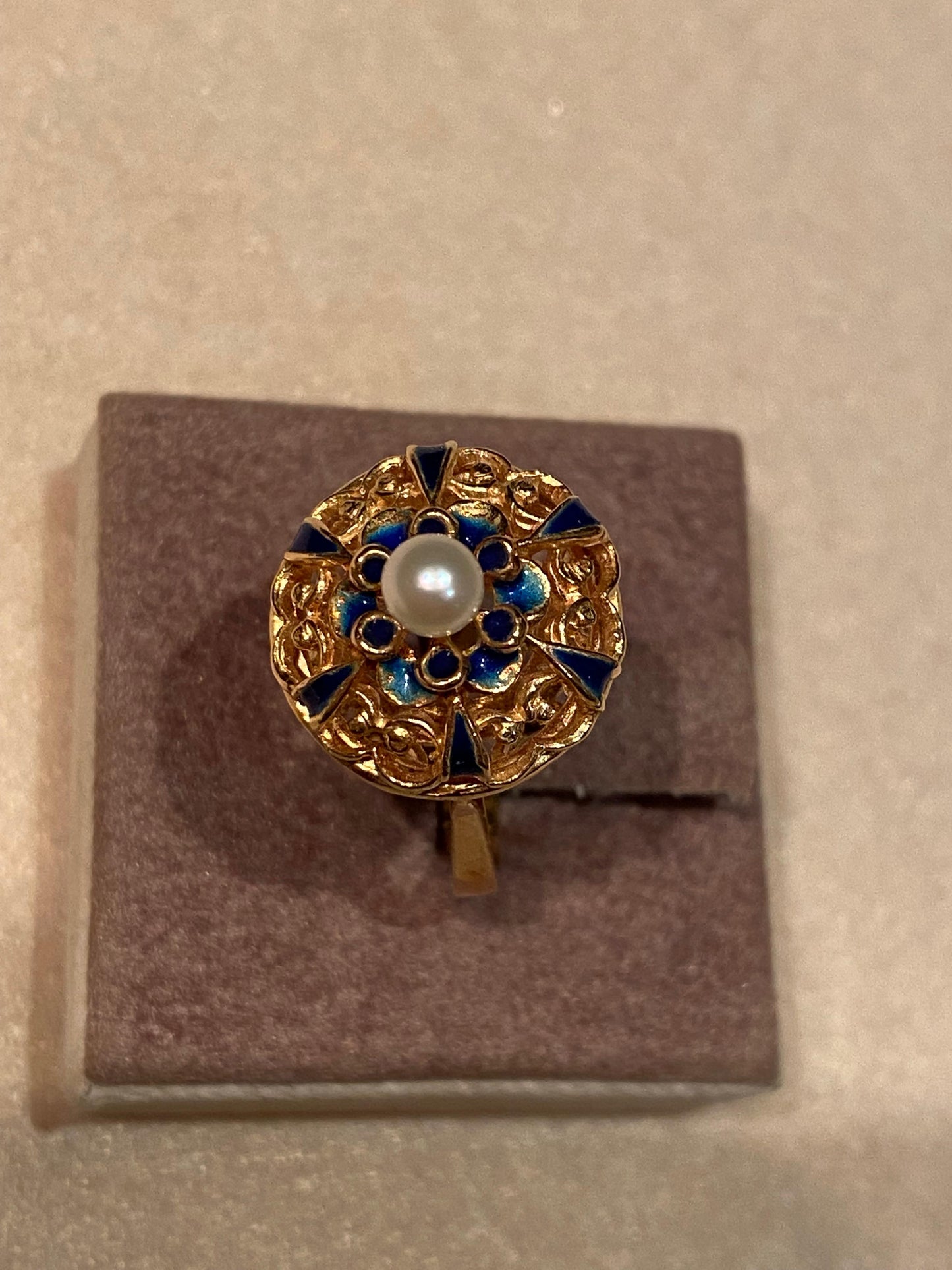 Anello Vintage in Oro con Perlina al centro