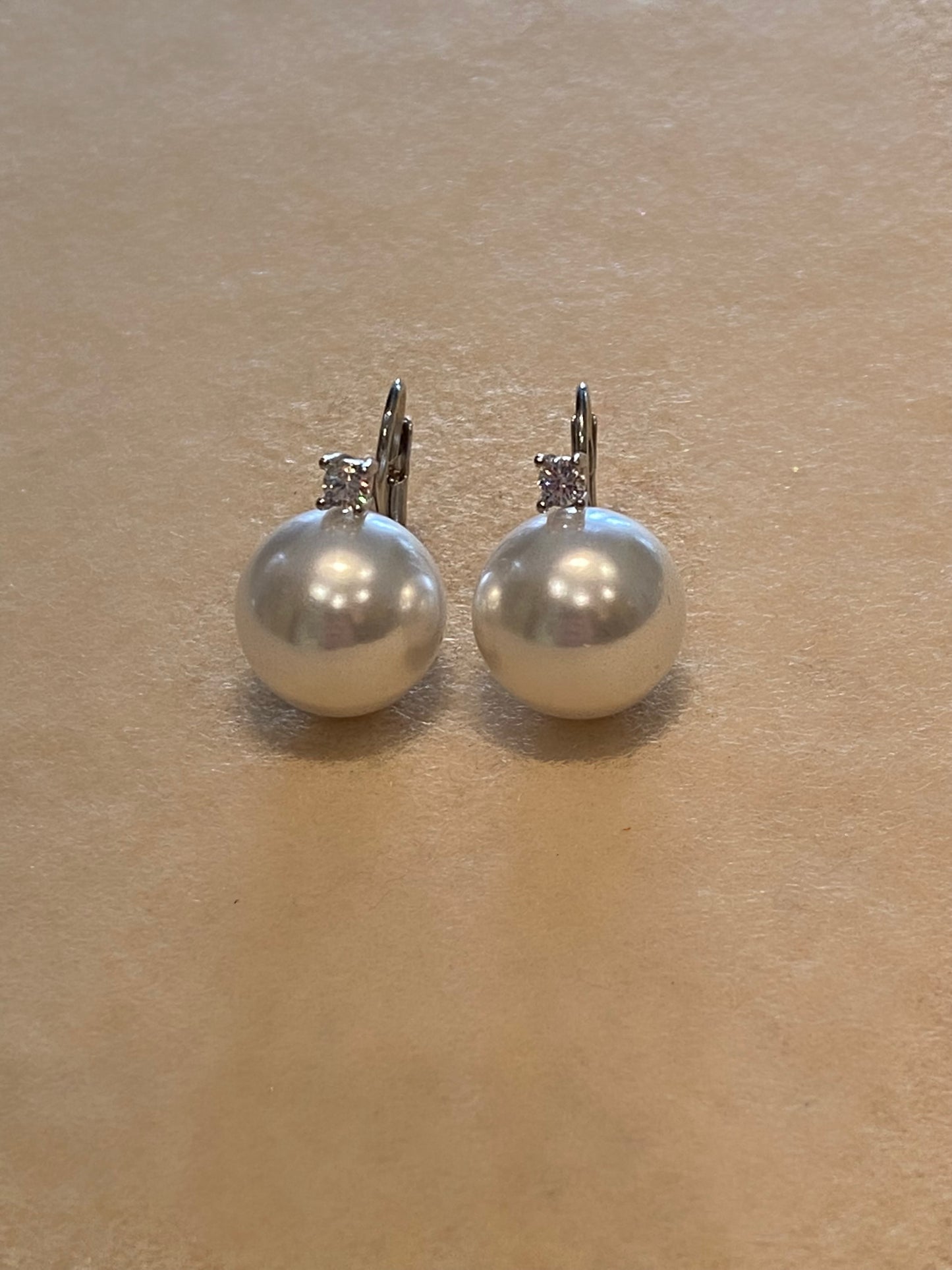 Orecchini a Monachella con Perla e Zircone