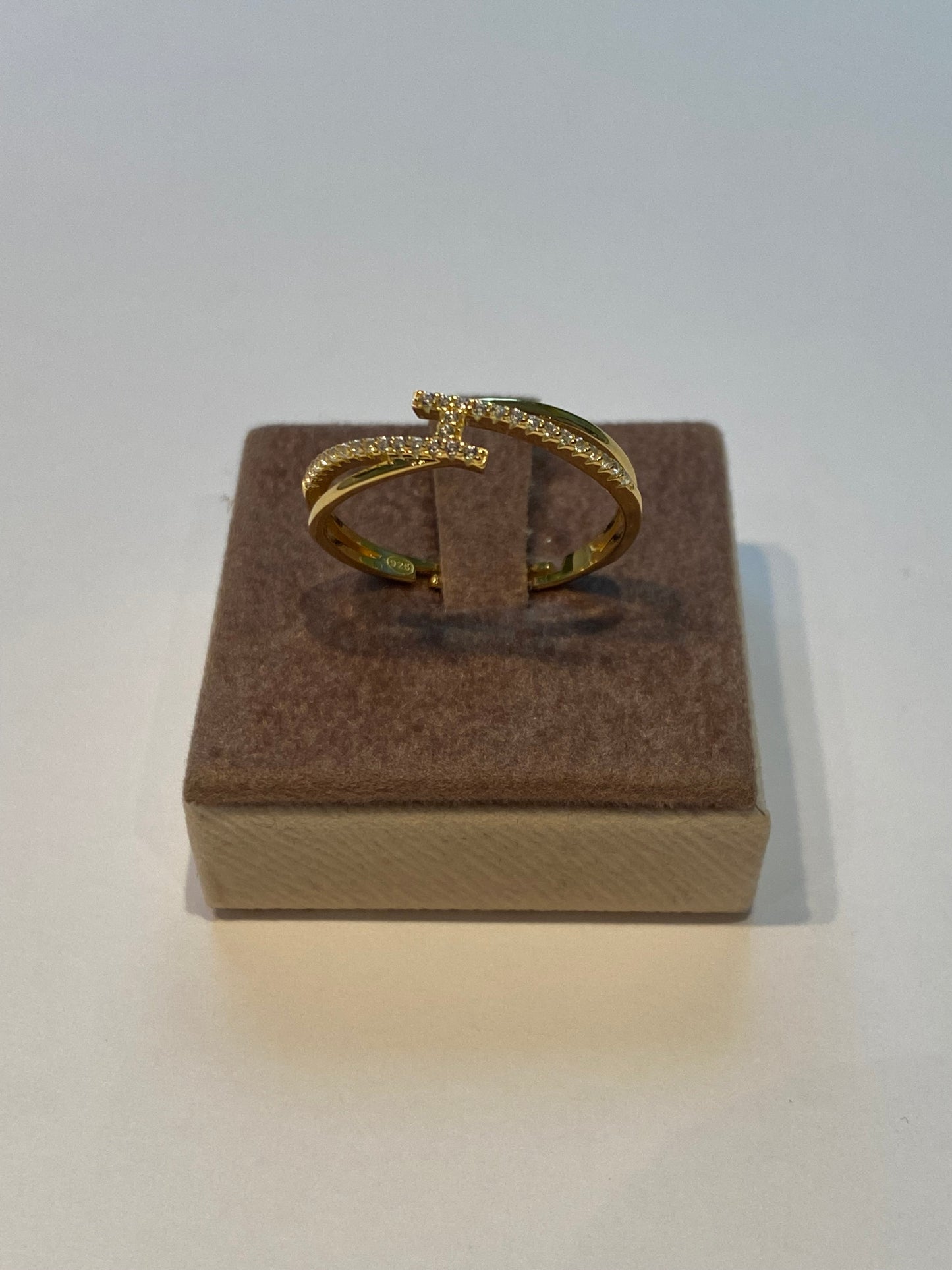 Anello Contrarié Argento Dorato e Zirconi