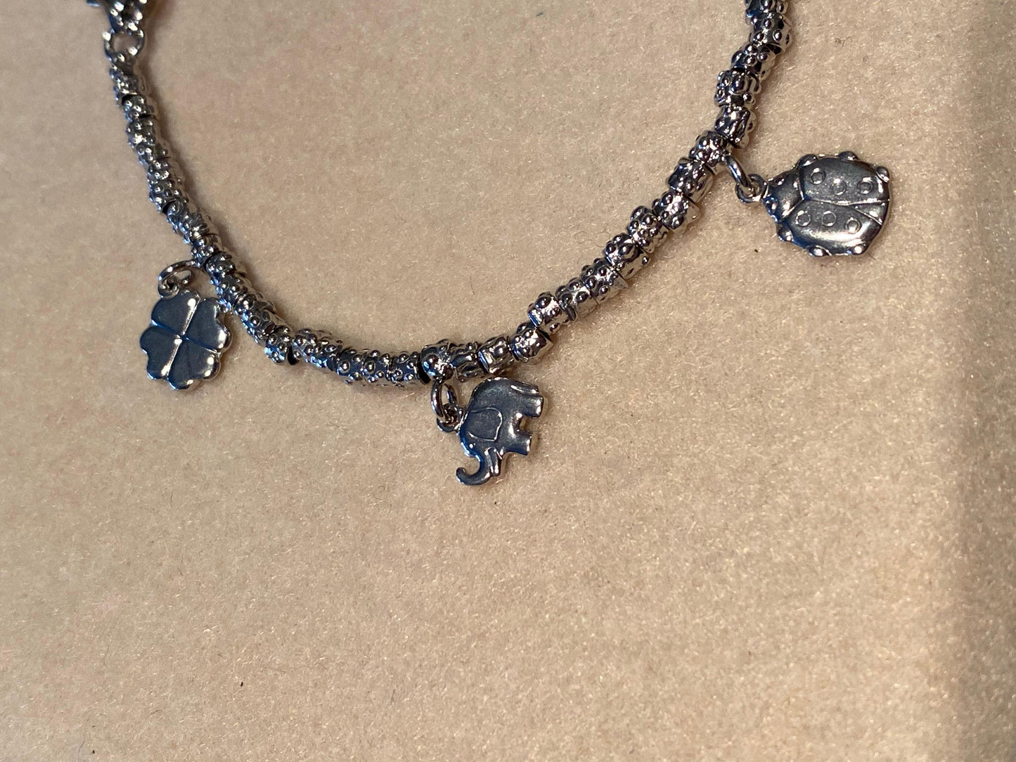 Bracciale Granelli con Charms Portafortuna