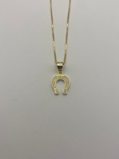 Collana con Ciondolo a Forma di Ferro di Cavallo