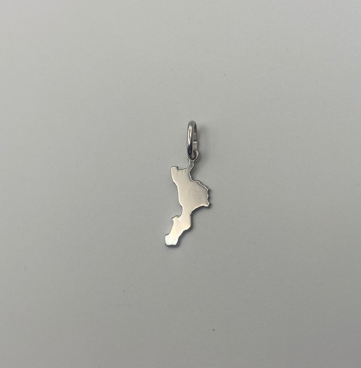 Ciondolo sagoma Calabria in argento 925 - Zumpano Gioielli