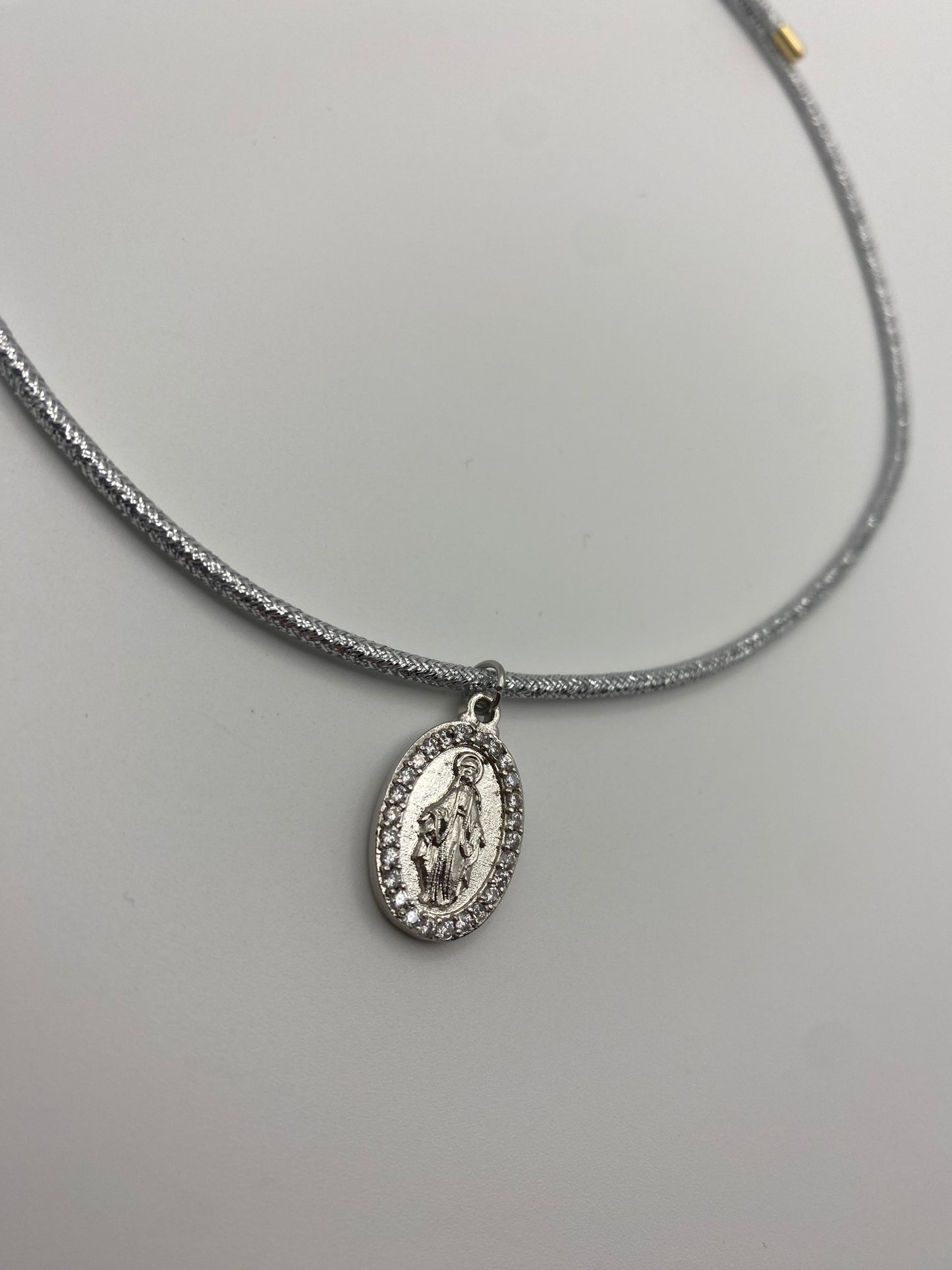 Cordoncino Magnetico Color Argento con Madonna Miracolosa