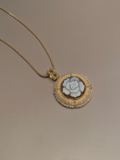 Catena e ciondolo Cammeo Fiore con Microperle