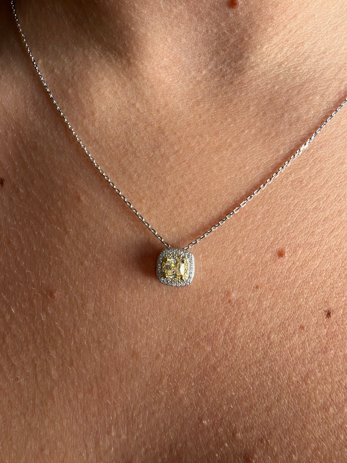Collana Mimosa Quadrata