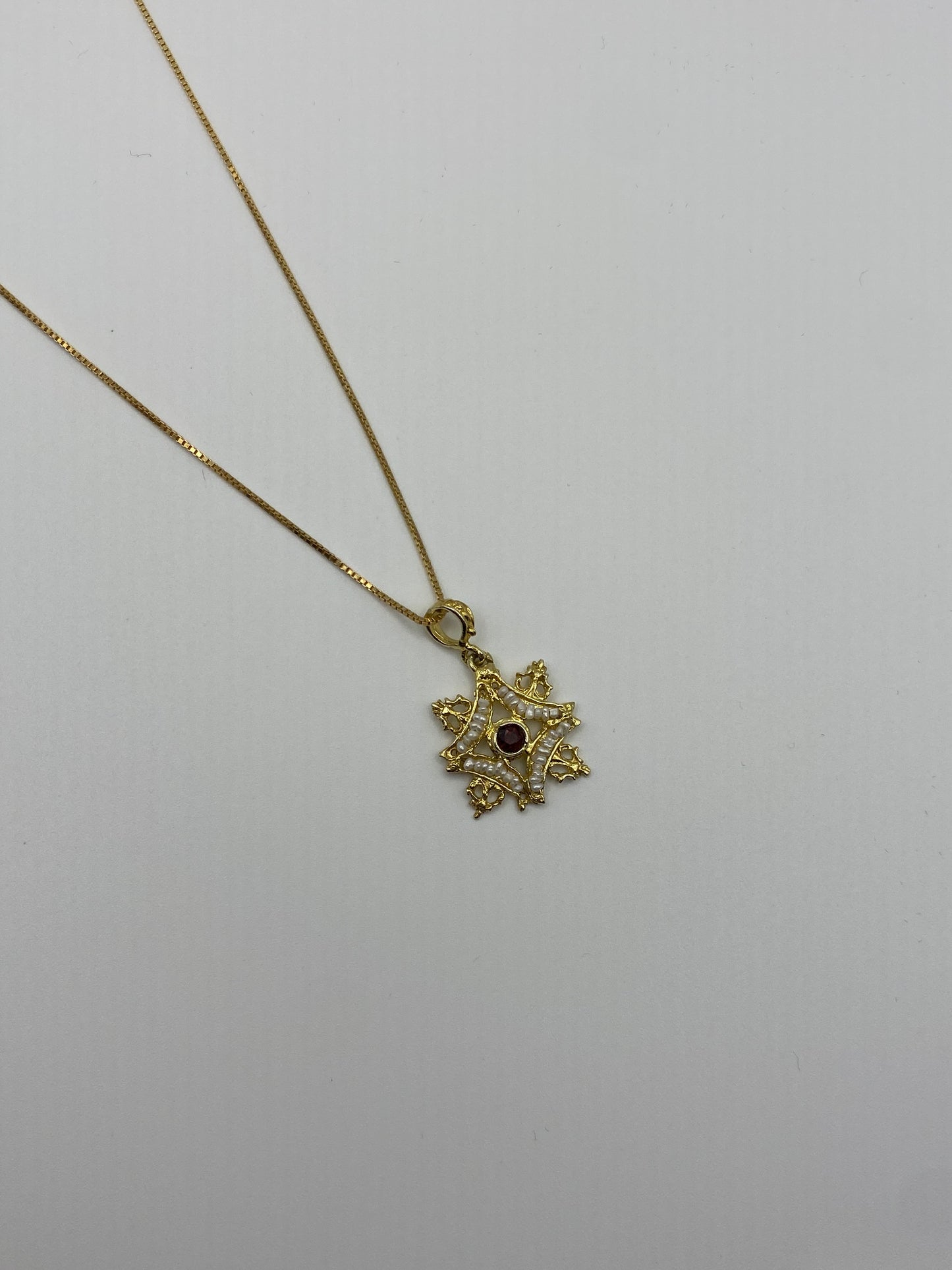 Collana con ciondolo in argento Dorato, pietra Rossa e Microperle