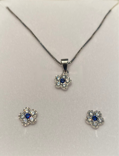Parure collana con ciondolo e orecchini a forma di fiore