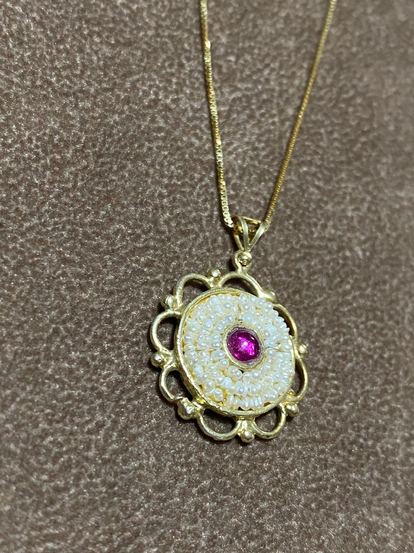 Collana Fiore con ciondolo in argento Dorato, pietra Rossa e Microperle