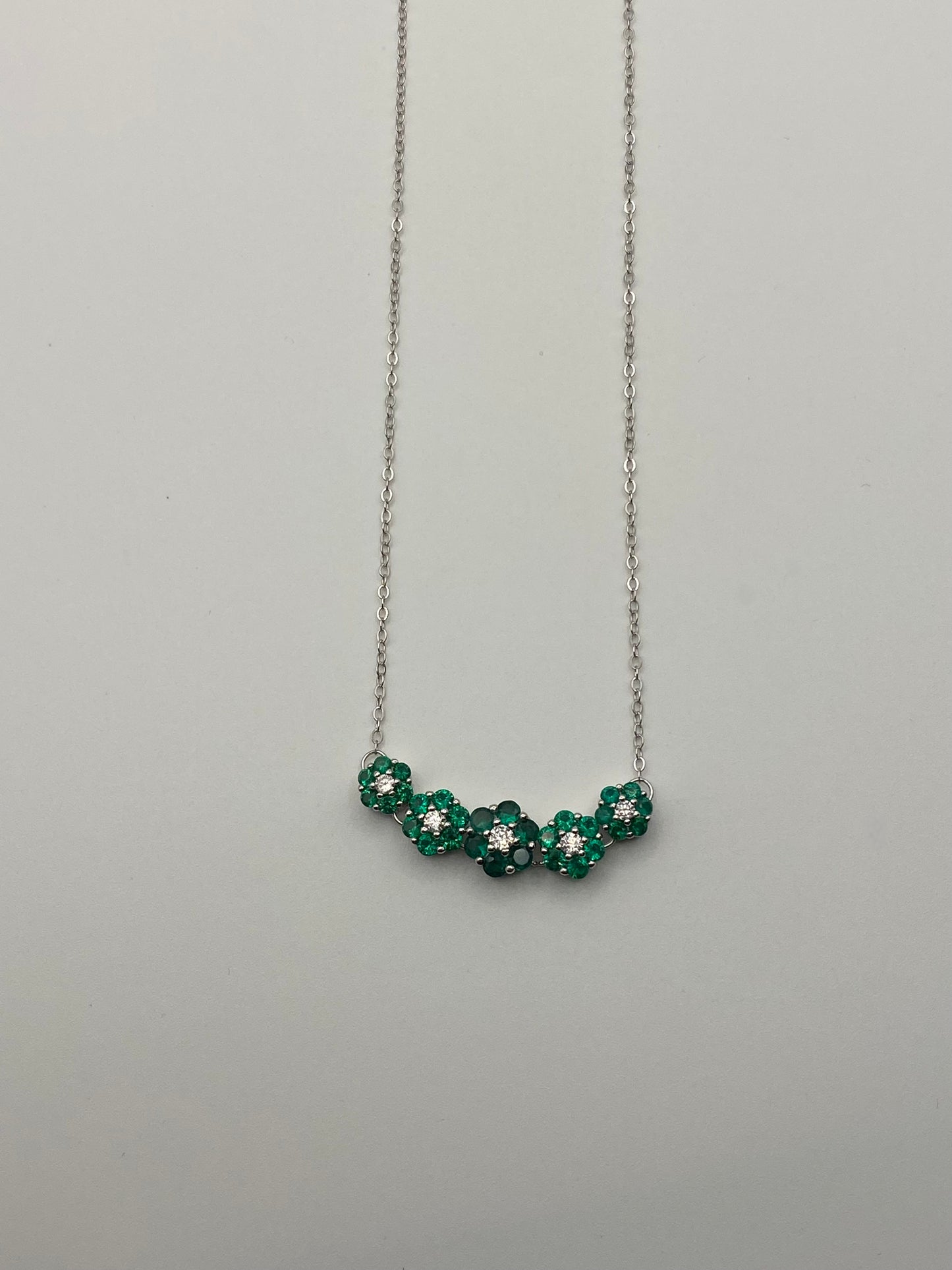 Collana Fiorellini Luminosi in argento 925 con zirconi verdi e bianchi - Zumpano Gioielli