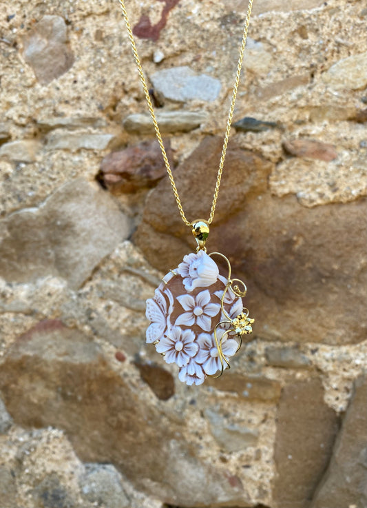 Collana con cammeo fiori in argento dorato, lavorazione Torre del Greco — Zumpano Gioielli | Gioielleria Zumpano Bocchigliero