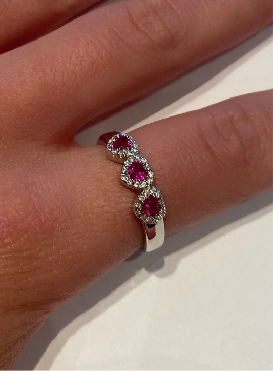 Anello in Argento con zirconi a forma di cuore rosso rubino