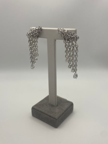 Orecchini Pendenti a Cascata con Zirconi a Goccia