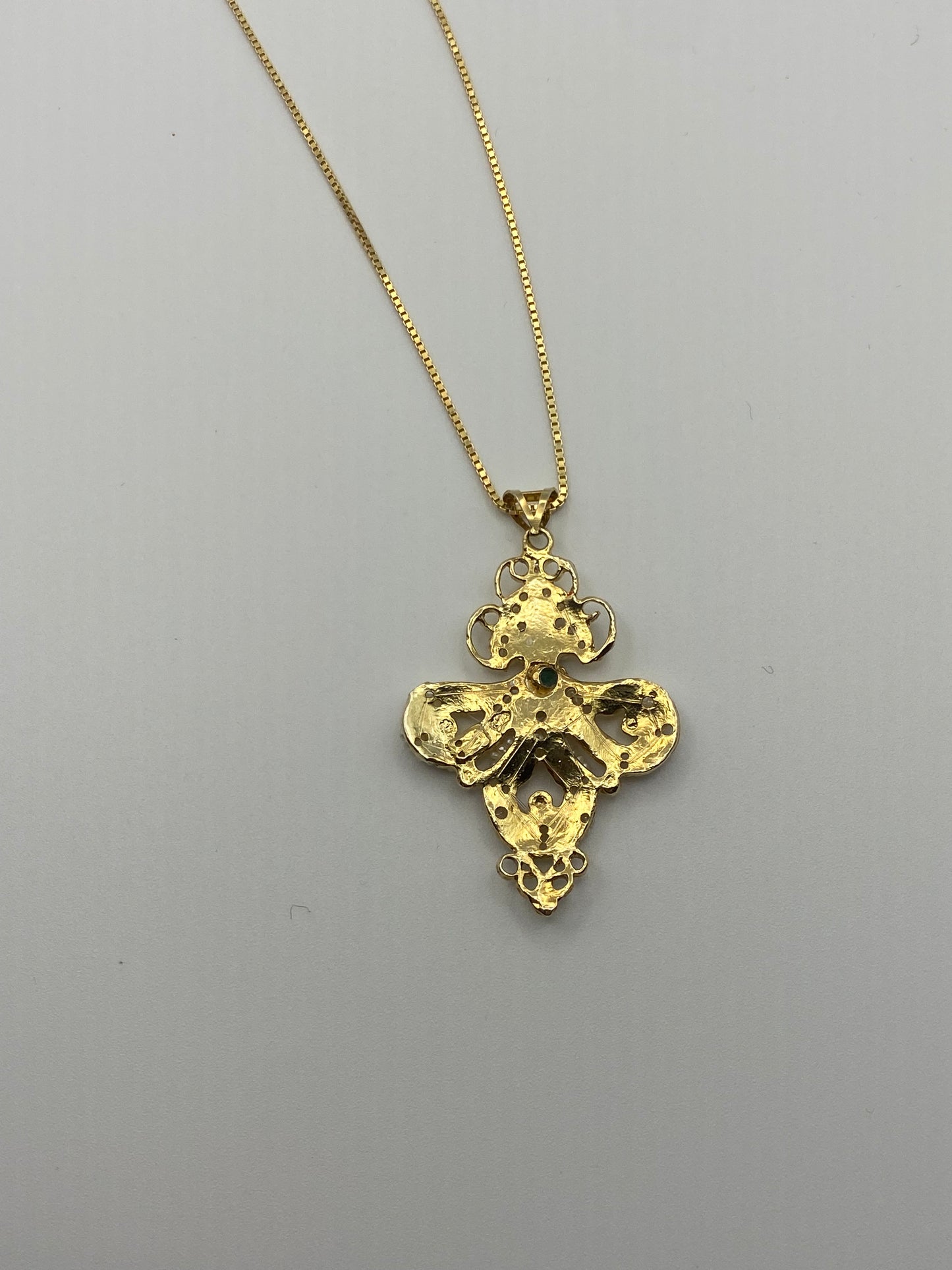 Collana con ciondolo in argento dorato, pietra Verde e Microperle