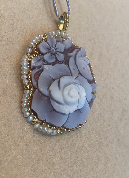 Ciondolo Cammeo Fiori con Microperle