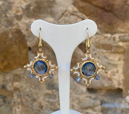 Orecchini Pendenti con Pietra Azzurra e Perle di Fiume