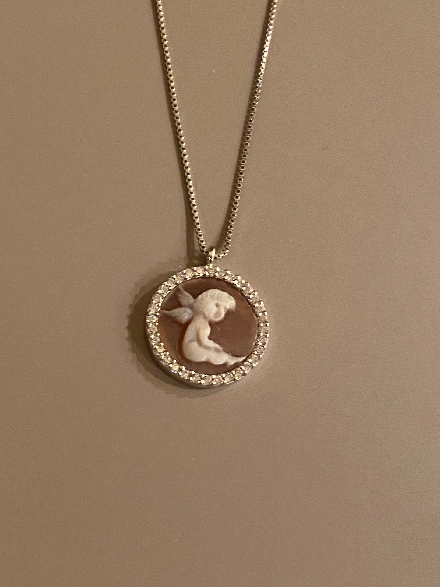 Collana Cammeo Angelo Seduto