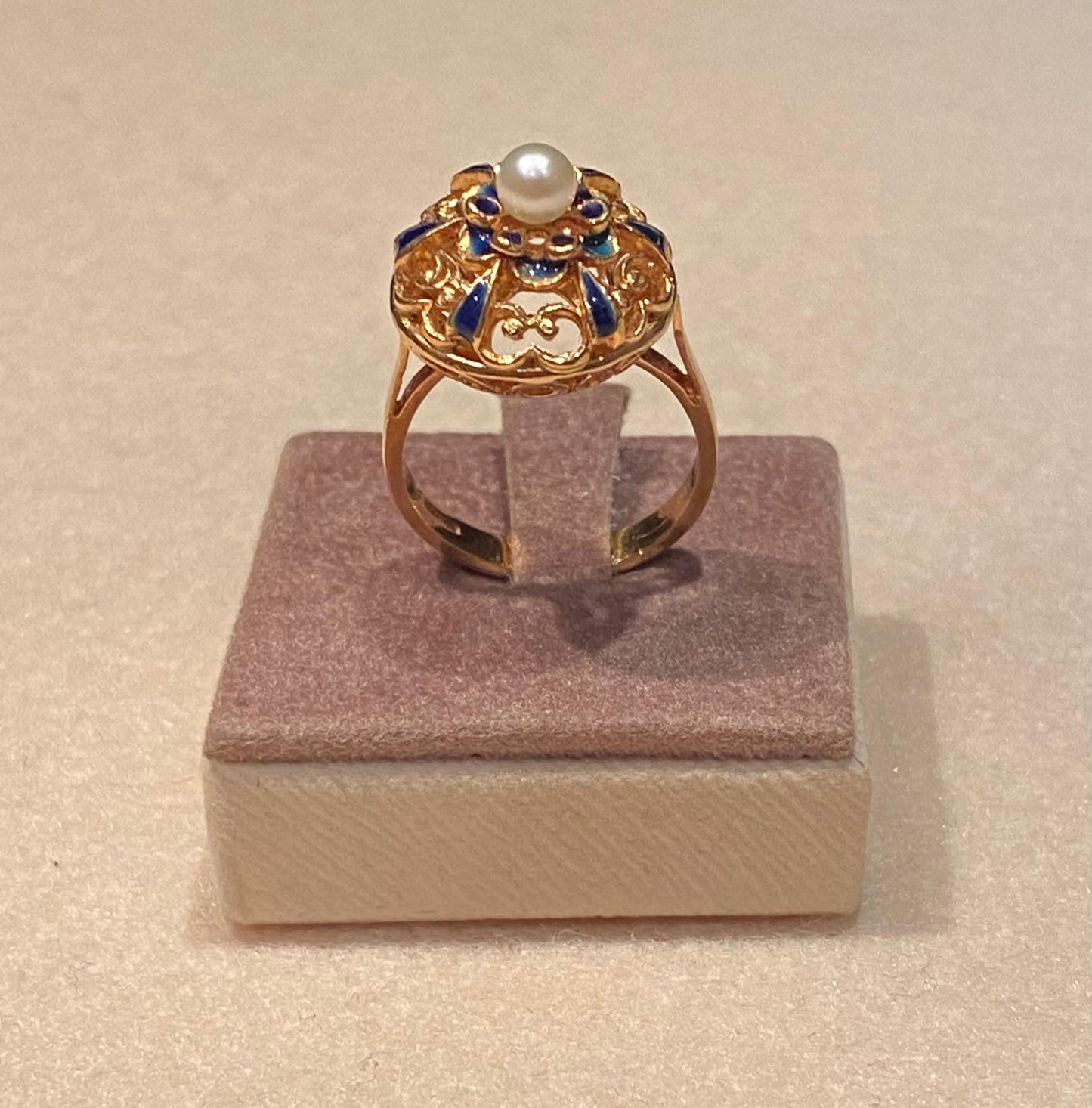 Anello Vintage in Oro con Perlina al centro