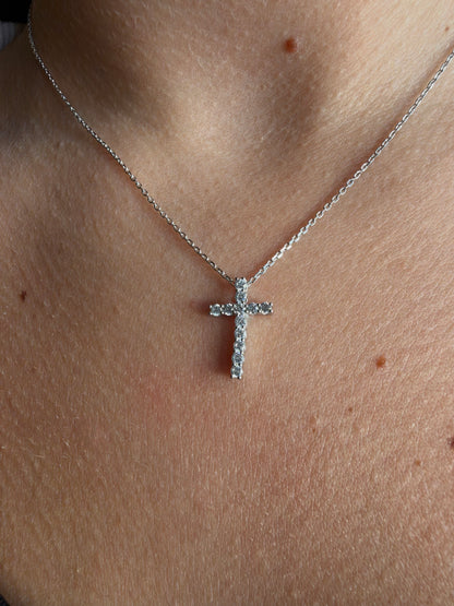 Collana con croce in argento 925 e Swarovski, dettaglio - Zumpano Gioielli