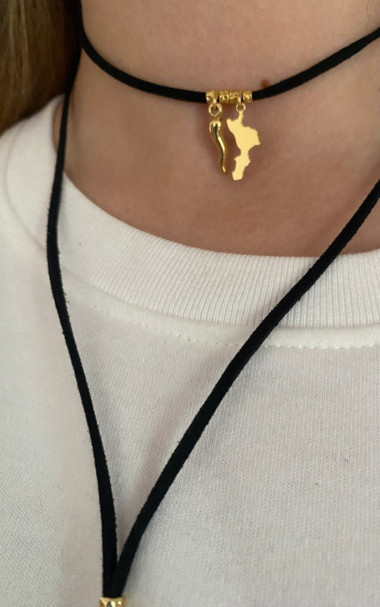 Choker Calabria Pepite e Peperoncino indossato 1 — Zumpano Gioielli