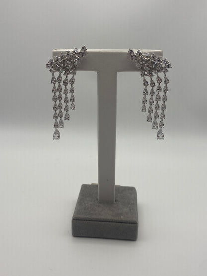 Orecchini Pendenti a Cascata con Zirconi a Goccia