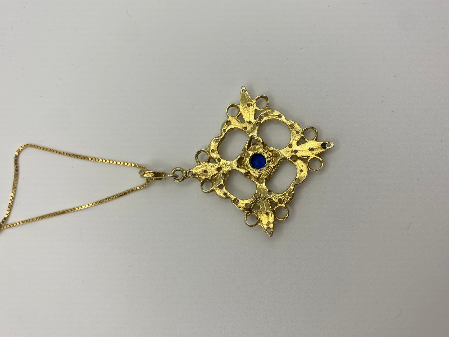 Collana con Ciondolo in argento dorato, pietra Blu e Microperle