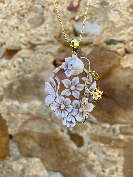 Collana con cammeo fiori in argento dorato dettaglio — Zumpano Gioielli | Gioielleria Zumpano Bocchigliero