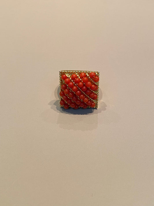 Anello in Argento Dorato con Coralli