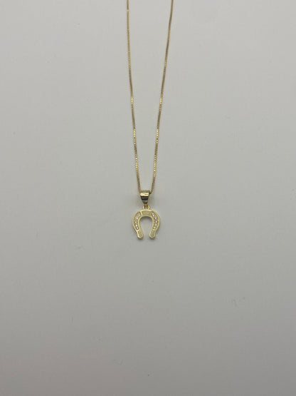 Collana con Ciondolo a Forma di Ferro di Cavallo