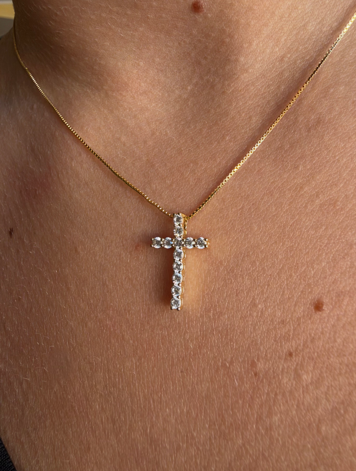Collana con croce in argento 925 dorato e Swarovski - Zumpano Gioielli