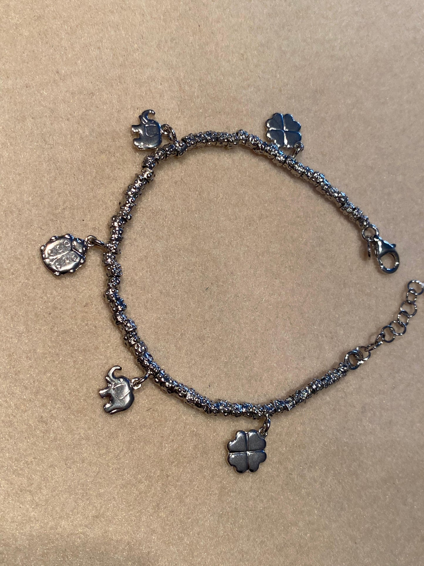 Bracciale Granelli con Charms Portafortuna