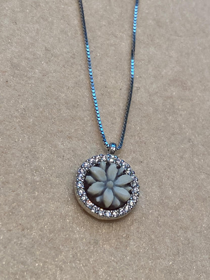 Girocollo Cammeo Fiore Mini in Argento