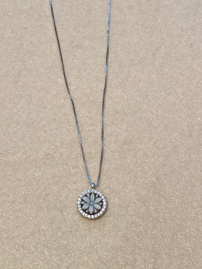 Girocollo Cammeo Fiore Mini in Argento